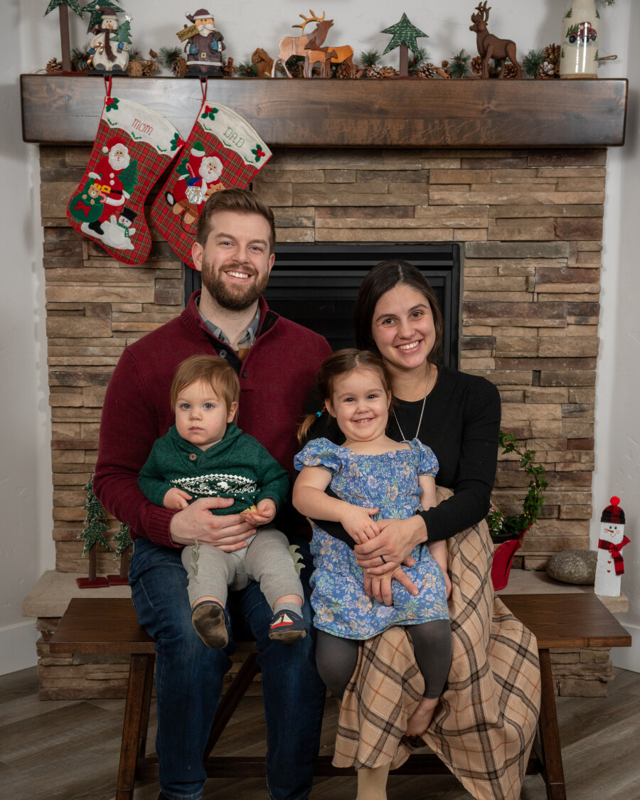 hunter-family-christmas-2025-4.jpg